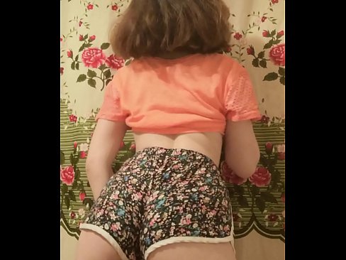 ❤️ Sexet ung babe laver en striptease ved at filme sine shorts på kamera ❤️❌ Russisk porno at da.pornsexphoto.ru ☑